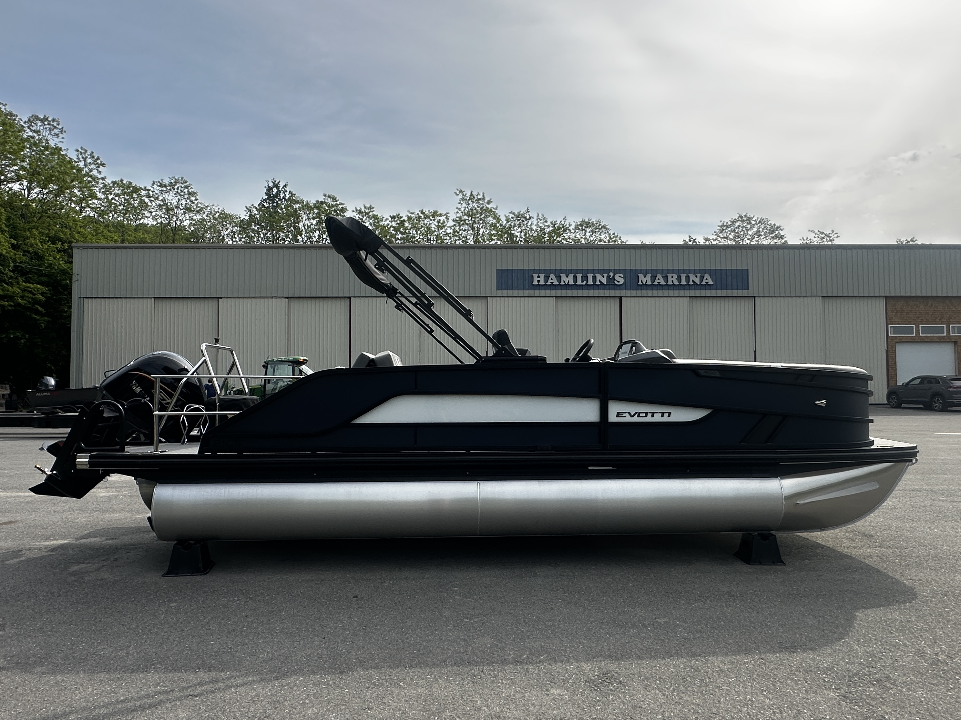2026 Evotti 521CS Triple Pontoon - Blue/White