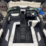 2025 Mastercraft NXT22 - Midnight Black