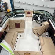 2024 Mastercraft XT20 - Midnite Black/Sangria Flake