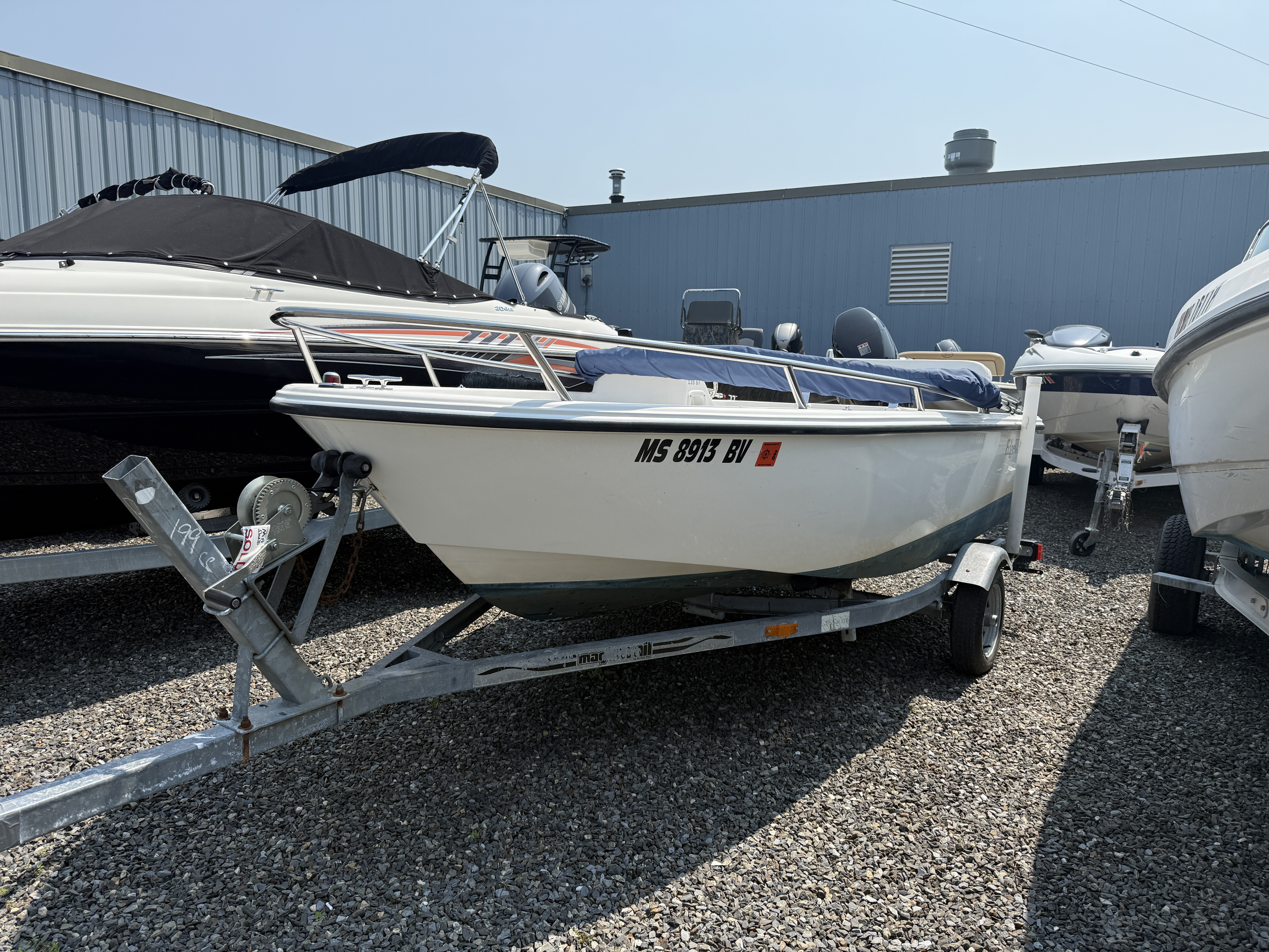 2001 Edgewater 135 CC