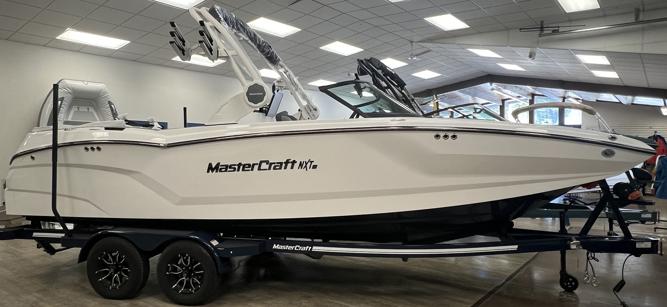 2026 Mastercraft NXT24 - Navy/White 2026 Mastercraft NXT24 - Navy/White
