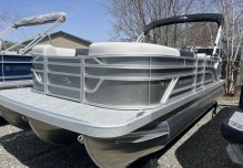 2025 Bennington 22SSRSE Triple - Metallic Silver