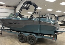 2025 Mastercraft XT22 - Magnetic Blue/Gunmetal Flake