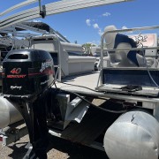 1987 SmokerCraft Pontoon