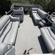 1987 SmokerCraft Pontoon