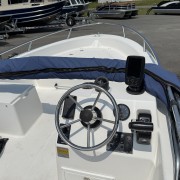 2001 Edgewater 135 CC
