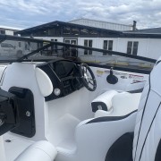 2025 Stingray 23 OSX Bow Rider - Black