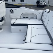 2025 Stingray 23 OSX Bow Rider - Black