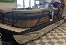 2025 Bennington 20SSRSE Pontoon Boat - Gold/Black